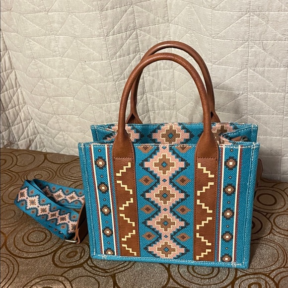 Wrangler Teal and Tan Geometric Purse - Picture 2 of 10